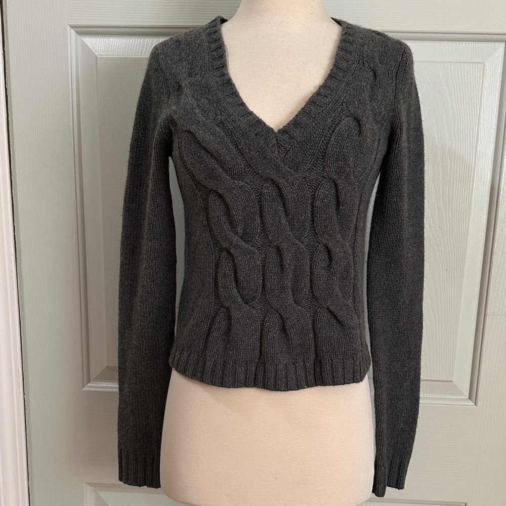 Theory Women's Cable-Knit V-Neck Cashmere Sweater - Charcoal Gray Size Small